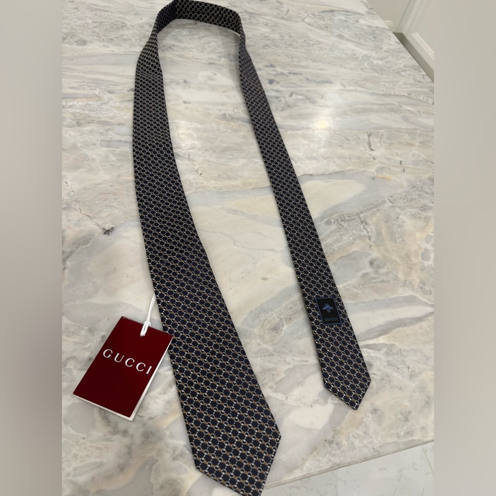 NWT authentic Gucci Men’s Silk Tie